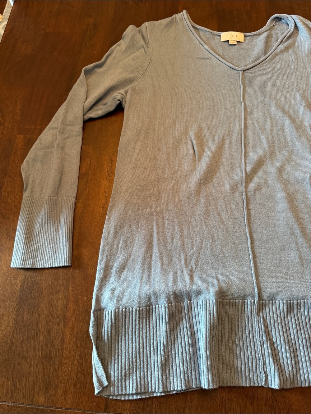 LOFT Outlet Light Blue V-Neck Lightweight Pullover Cotton Blend Sweater - Picture 4 of 8
